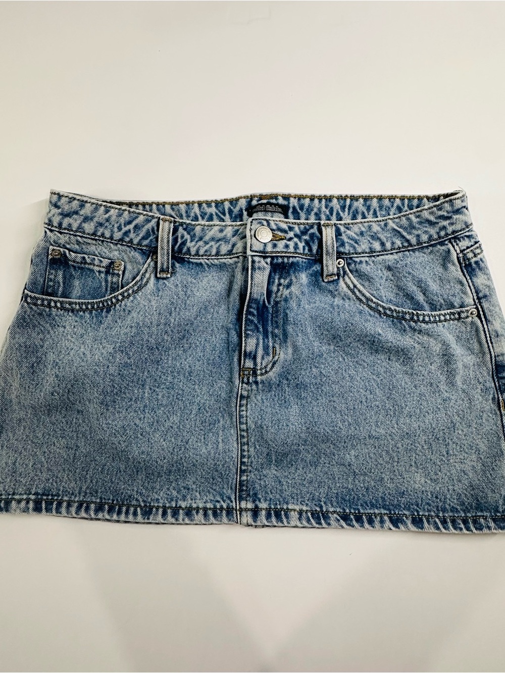 Wild Fable Embroidered Strawberry Denim Mini Skirt women’s size 10
